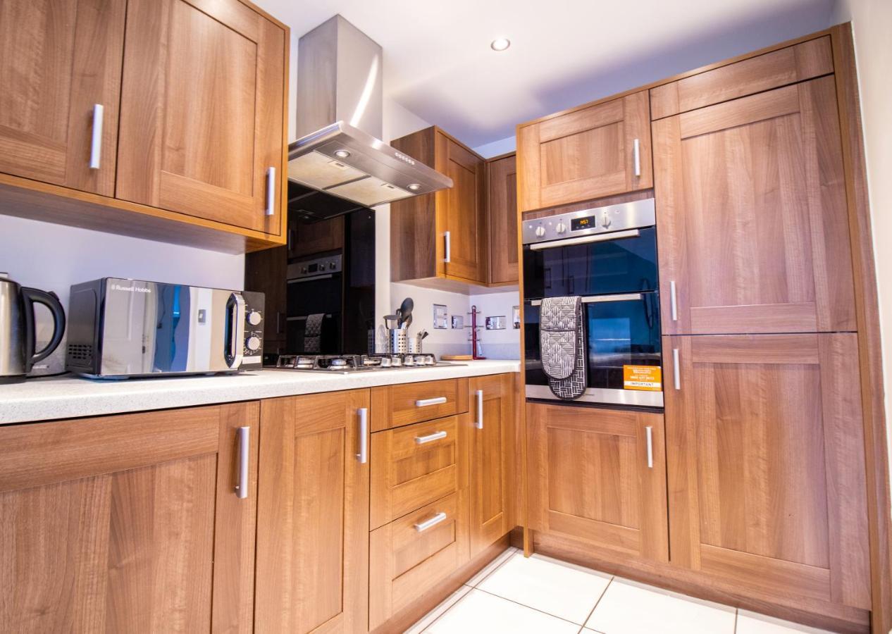 4Br Contractor Town House 2.5Bathrooms, 2 Free Parking Spaces Managed By Chique Properties Milton Keynes Exterior photo